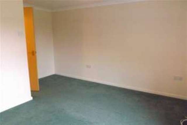  Image of 1 bedroom Detached house to rent in Grebe Close Oxford OX4 at Oxford, OX4 7FZ