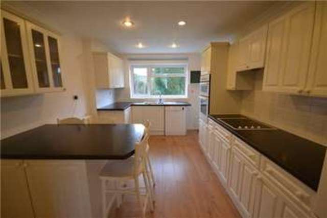  Image of 5 bedroom Detached house for sale in Greenacres Avenue Winnersh Wokingham RG41 at Winnersh Wokingham Winnersh, RG41 5SX