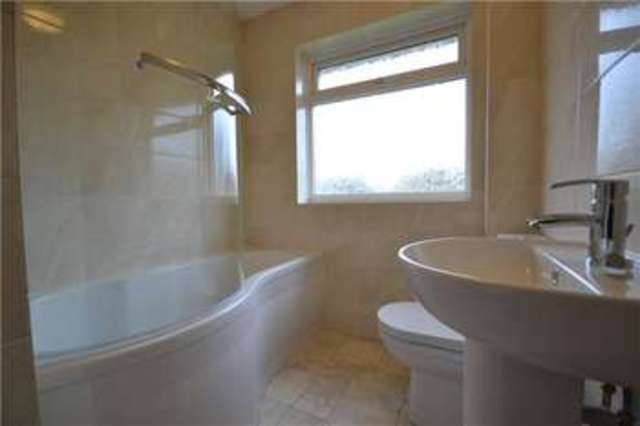  Image of 5 bedroom Detached house for sale in Greenacres Avenue Winnersh Wokingham RG41 at Winnersh Wokingham Winnersh, RG41 5SX
