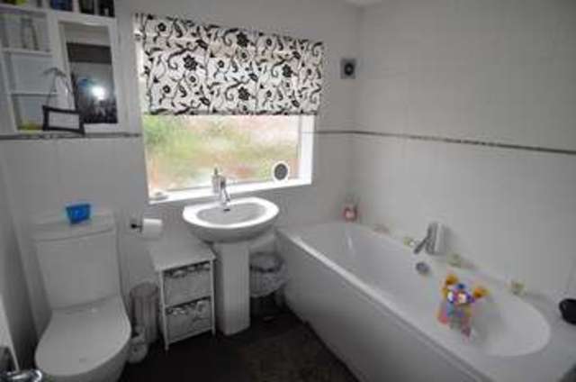  Image of 2 bedroom Property to rent in Greenaleigh Road Birmingham B14 at Greenaleigh Road Yardley Wood Birmingham, B14 4HZ