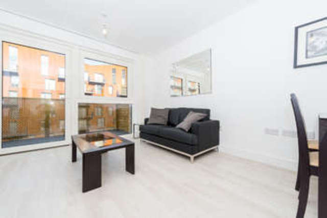  Image of 1 bedroom Flat to rent in Evelyn Street London SE8 at Copenhagen Court  Surrey Quays, SE8 5RT