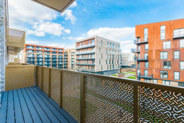  Image of 1 bedroom Flat to rent in Evelyn Street London SE8 at Copenhagen Court  Surrey Quays, SE8 5RT