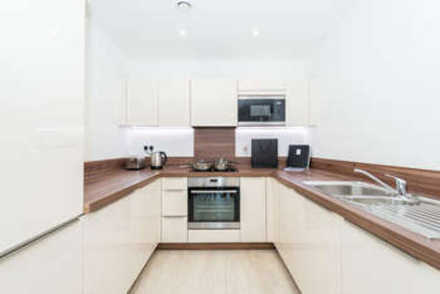  Image of 1 bedroom Flat to rent in Evelyn Street London SE8 at Copenhagen Court  Surrey Quays, SE8 5RT