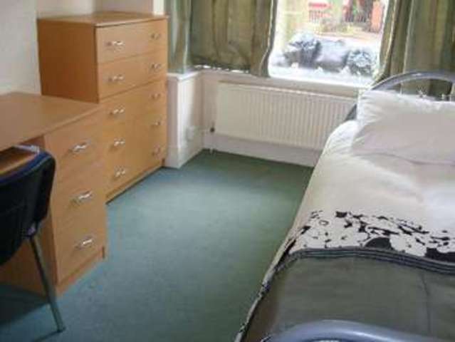  Image of 6 bedroom House Share to rent in Gristhorpe Road Selly Oak Birmingham B29 at Selly Oak Bristol Selly Oak, B29 7SN