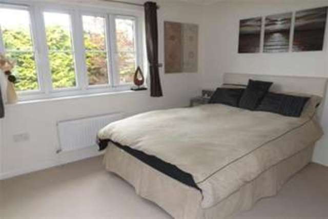  Image of 2 bedroom Detached house to rent in Hall Drive Church Crookham Fleet GU52 at Fleet, GU52 6LD