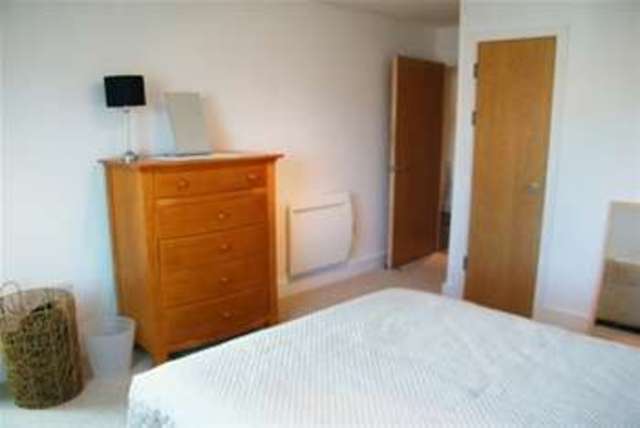  Image of 1 bedroom Flat to rent in Stuart Street Cardiff CF10 at Cardiff, CF10 5BW