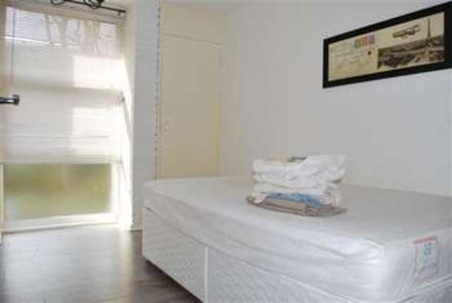  Image of 2 bedroom Apartment to rent in Palmerston Road Buckhurst Hill IG9 at Buckhurst Hill, IG9 5NH