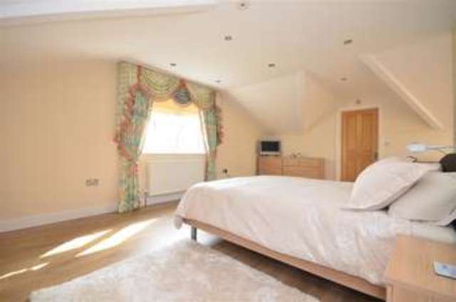  Image of 5 bedroom Bungalow for sale in Harlow Road Roydon Harlow CM19 at Roydon Essex Roydon, CM19 5HE