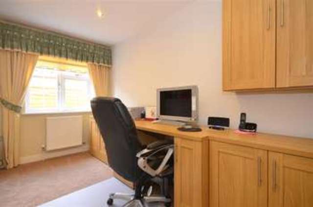  Image of 5 bedroom Bungalow for sale in Harlow Road Roydon Harlow CM19 at Roydon Essex Roydon, CM19 5HE