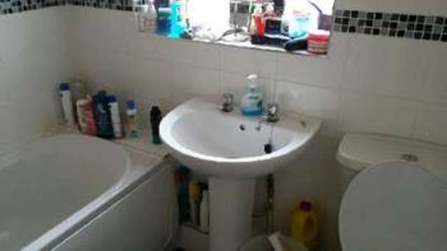  Image of 4 bedroom House Share to rent in Harrington Drive Nottingham NG7 at Lenton Bristol Lenton, NG7 1JH