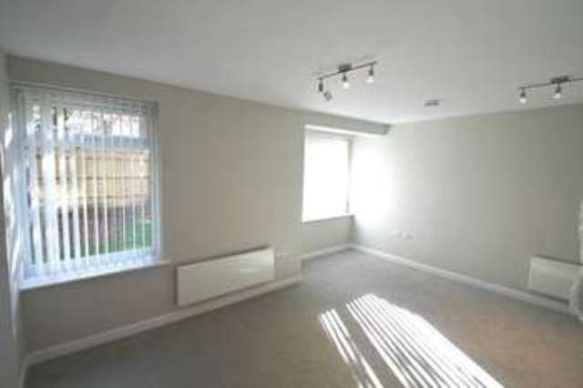  Image of Flat to rent in Hartsbourne Road Earley Reading RG6 at Hartsbourne Road Earley Reading, RG6 5SJ