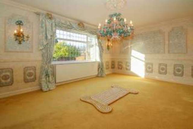 Image of 4 bedroom Detached house for sale in Haslemere Avenue Hale Barns Altrincham WA15 at ALTRINCHAM, WA15 0AU
