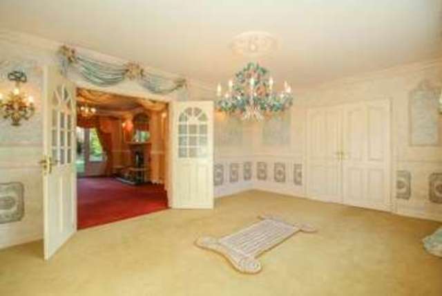  Image of 4 bedroom Detached house for sale in Haslemere Avenue Hale Barns Altrincham WA15 at ALTRINCHAM, WA15 0AU