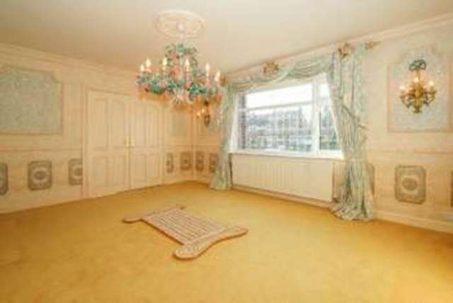  Image of 4 bedroom Detached house for sale in Haslemere Avenue Hale Barns Altrincham WA15 at ALTRINCHAM, WA15 0AU