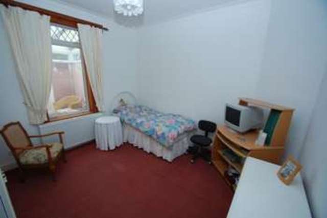  Image of 2 bedroom Semi-Detached house for sale in Hatton Gardens Glasgow G52 at Hatton Gardens  Cardonald, G52 3PT