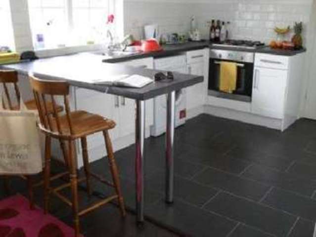  Image of 5 bedroom House Share to rent in Hawton Crescent Nottingham NG8 at Wollaton Bristol Wollaton, NG8 1BZ