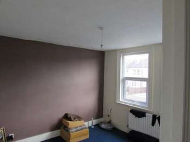 Image of 1 bedroom Flat for sale in Hayes Road Clacton-on-Sea CO15 at Hayes Road  Clacton-On-Sea, CO15 1TT