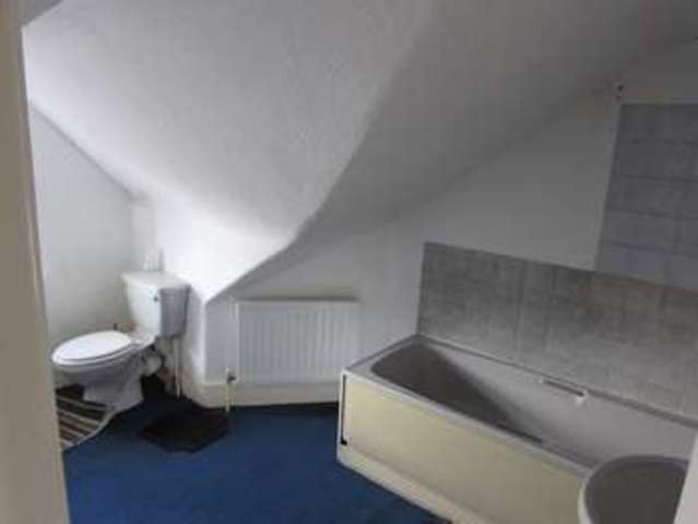  Image of 1 bedroom Flat for sale in Hayes Road Clacton-on-Sea CO15 at Hayes Road  Clacton-On-Sea, CO15 1TT