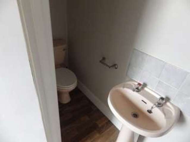  Image of 1 bedroom Flat for sale in Hayes Road Clacton-on-Sea CO15 at Hayes Road  Clacton-On-Sea, CO15 1TT