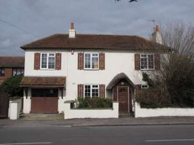  Image of 4 bedroom Detached house for sale in Sinah Lane Hayling Island PO11 at Hayling Island Hampshire, PO11 0EY