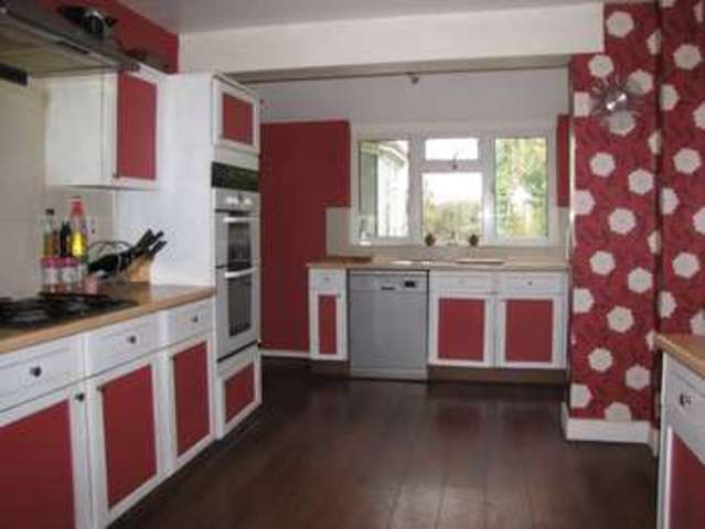  Image of 4 bedroom Detached house for sale in Sinah Lane Hayling Island PO11 at Hayling Island Hampshire, PO11 0EY
