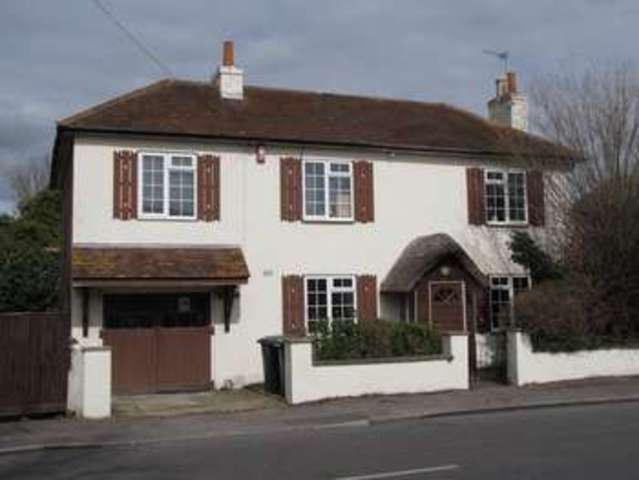  Image of 4 bedroom Detached house for sale in Sinah Lane Hayling Island PO11 at Hayling Island Hampshire, PO11 0EY