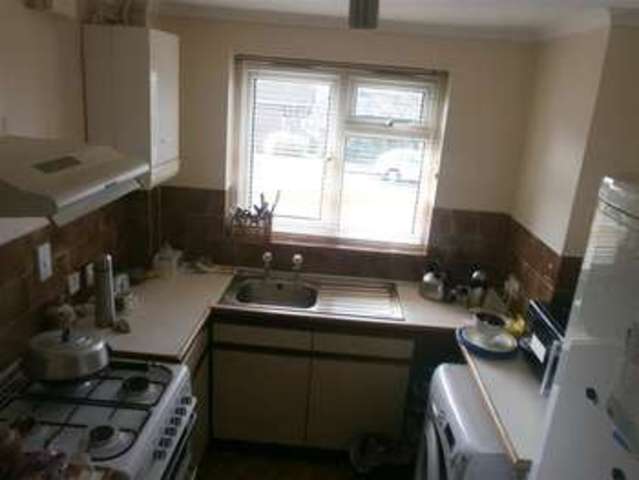  Image of 2 bedroom Bungalow for sale in Hefford Road East Cowes PO32 at East Cowes Isle of Wight East Cowes, PO32 6SR