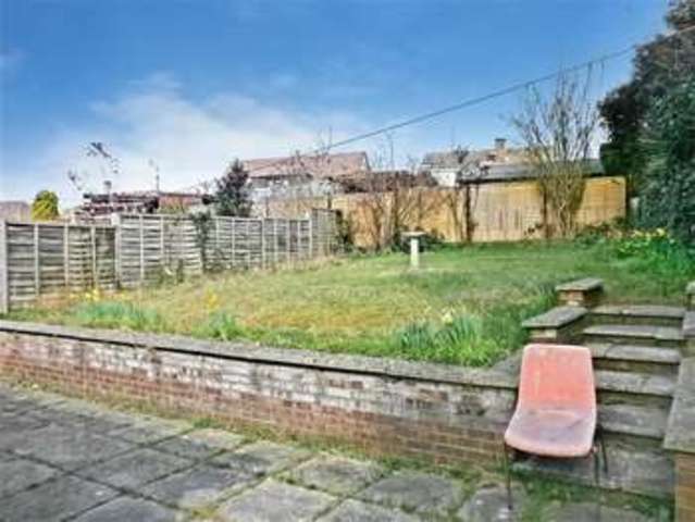  Image of 2 bedroom Bungalow for sale in Hefford Road East Cowes PO32 at East Cowes Isle of Wight East Cowes, PO32 6SR