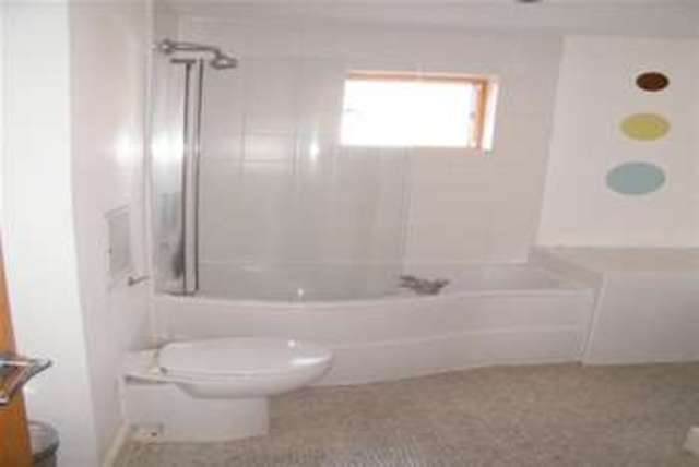  Image of 1 bedroom Flat to rent in Henke Court Cardiff CF10 at Cardiff, CF10 4EG
