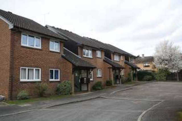  Image of 2 bedroom Flat to rent in Hereward Green Loughton IG10 at Hereward Green  Loughton, IG10 2HE