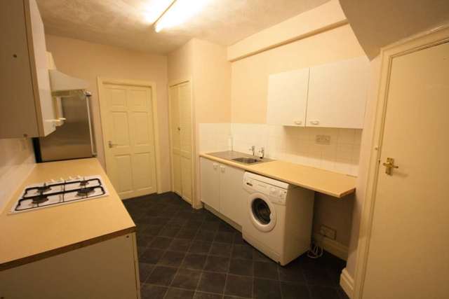  Image of 2 bedroom Apartment to rent in Heywood Road Prestwich Manchester M25 at Heywood Road  Manchester, M25 1LP