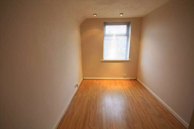  Image of 2 bedroom Apartment to rent in Heywood Road Prestwich Manchester M25 at Heywood Road  Manchester, M25 1LP
