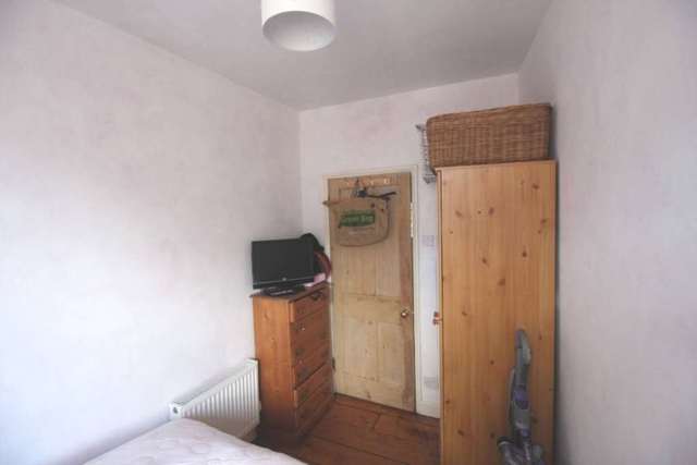  Image of 1 bedroom Apartment to rent in High Street Fordington Dorchester DT1 at High Street  Dorchester, DT1 1JZ