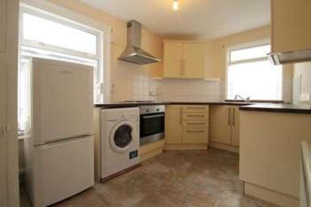  Image of 3 bedroom Flat to rent in High Street Sutton SM1 at Sutton, SM1 1JQ