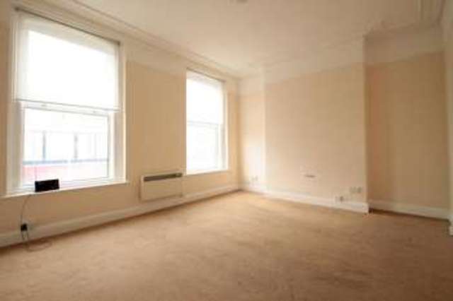  Image of 3 bedroom Flat to rent in High Street Sutton SM1 at Sutton, SM1 1JQ