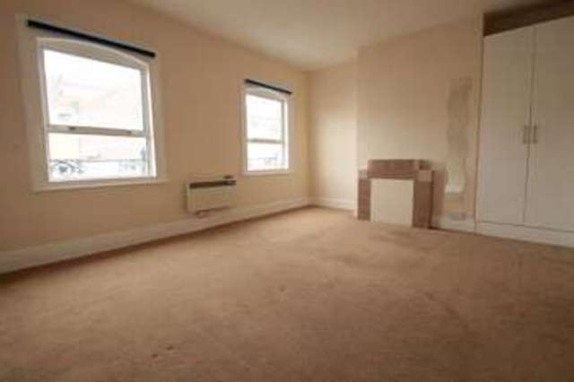  Image of 3 bedroom Flat to rent in High Street Sutton SM1 at Sutton, SM1 1JQ
