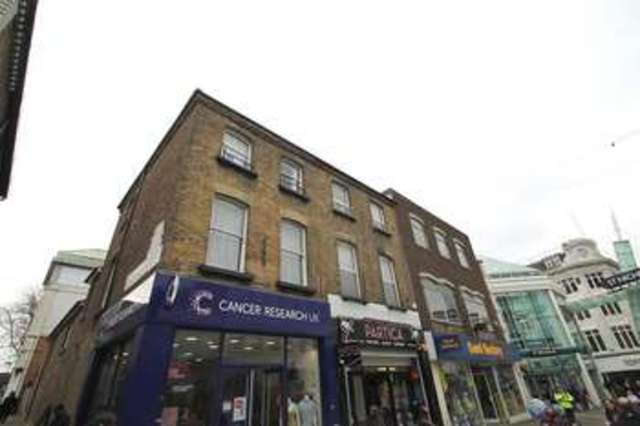  Image of 3 bedroom Flat to rent in High Street Sutton SM1 at Sutton, SM1 1JQ