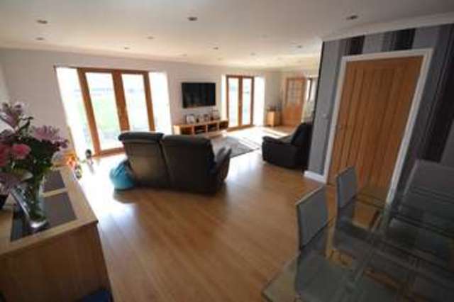  Image of 5 bedroom Detached house for sale in High Street Thornhill Dewsbury WF12 at Thornhill Dewsbury West Yorkshire, WF12 0PS
