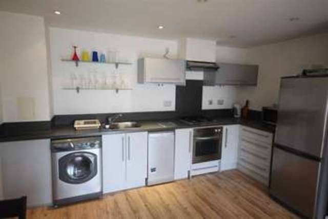  Image of 3 bedroom Flat to rent in High Street Uxbridge UB8 at High Street Uxbridge Uxbridge, UB8 1JL