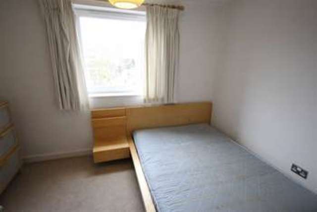  Image of 3 bedroom Flat to rent in High Street Uxbridge UB8 at High Street Uxbridge Uxbridge, UB8 1JL