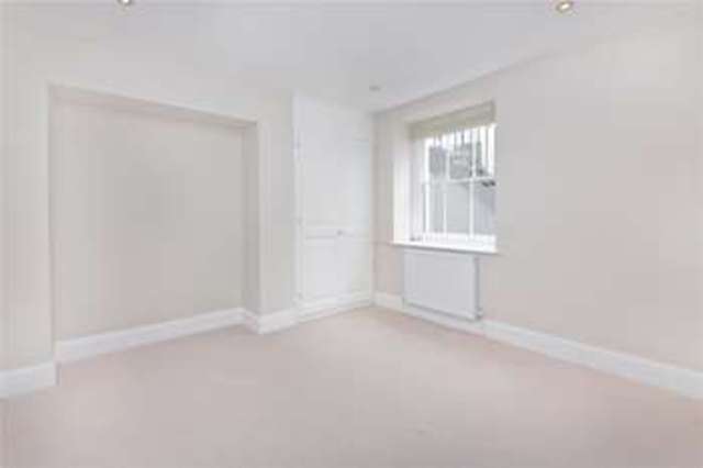  Image of 2 bedroom Flat to rent in Highbury Place London N5 at Highbury London Drayton Park, N5 1QP