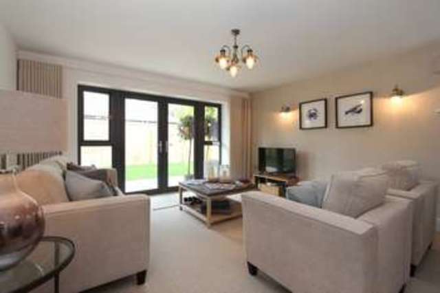  Image of 3 bedroom Flat for sale in Wharncliffe Road Highcliffe Christchurch BH23 at Highcliffe Christchurch Dorset, BH23 5DD