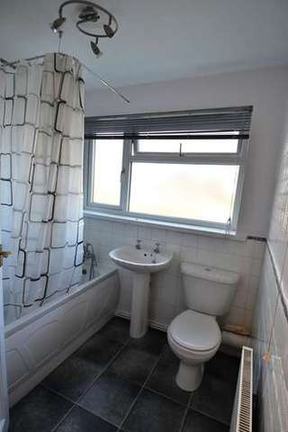  Image of 3 bedroom Semi-Detached house to rent in Highfield Road Moseley Birmingham B13 at Highfield Road Moseley Birmingham, B13 9HL