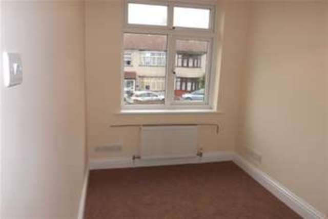  Image of 3 bedroom Detached house to rent in Hillview Avenue Hornchurch RM11 at Hornchurch, RM11 2DN