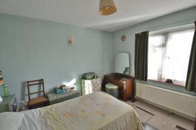  Image of 2 bedroom Maisonette for sale in Hiltingbury Road Chandler
