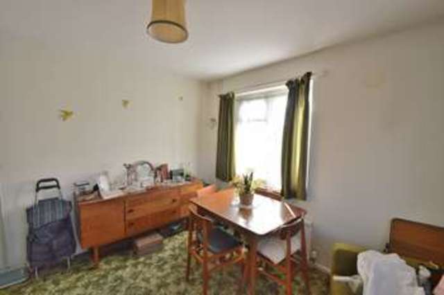  Image of 2 bedroom Maisonette for sale in Hiltingbury Road Chandler