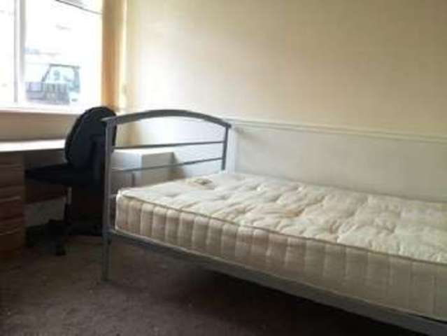  Image of 5 bedroom House Share to rent in Hobson Road Selly Park Birmingham B29 at Selly Park Bristol Selly Park, B29 7QA