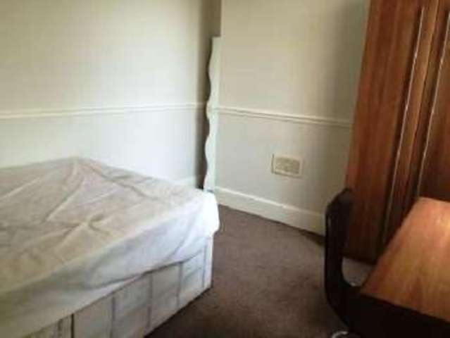  Image of 5 bedroom House Share to rent in Hobson Road Selly Park Birmingham B29 at Selly Park Bristol Selly Park, B29 7QA