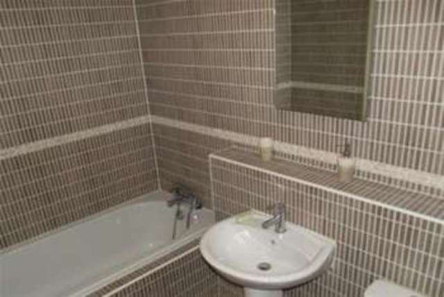  Image of 2 bedroom Flat to rent in Blackburn Road Bolton BL1 at Bolton, BL1 7QJ
