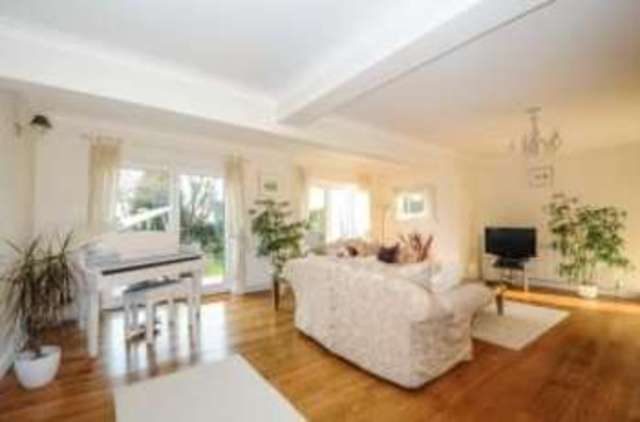  Image of 3 bedroom Bungalow for sale in Holly Road Orpington BR6 at Chelsfield  Green Street Green, BR6 6BE